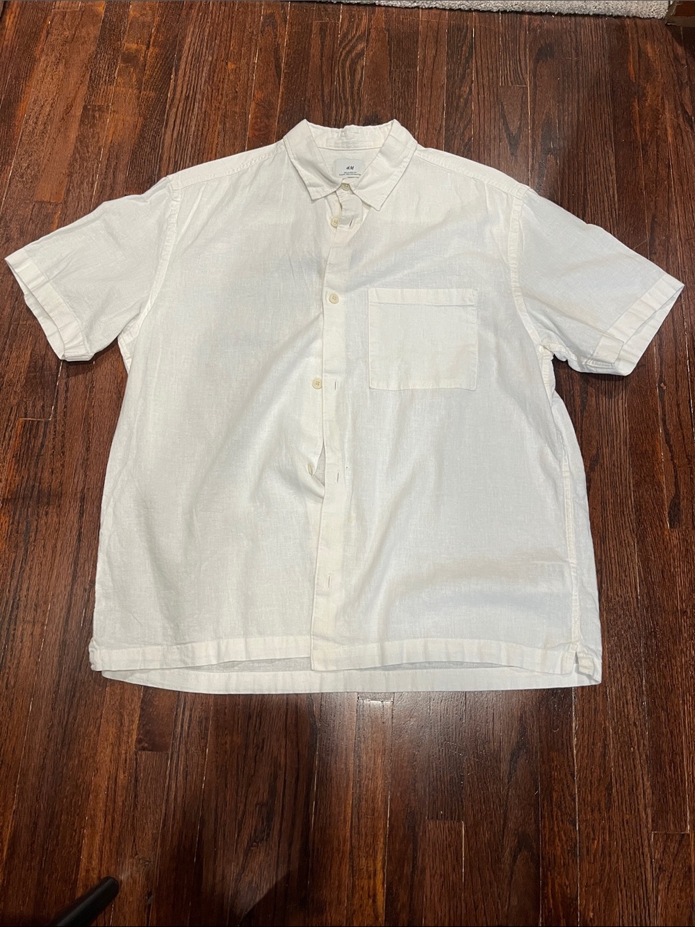 H&M White Short-Sleeve Casual Button-Down Shirt